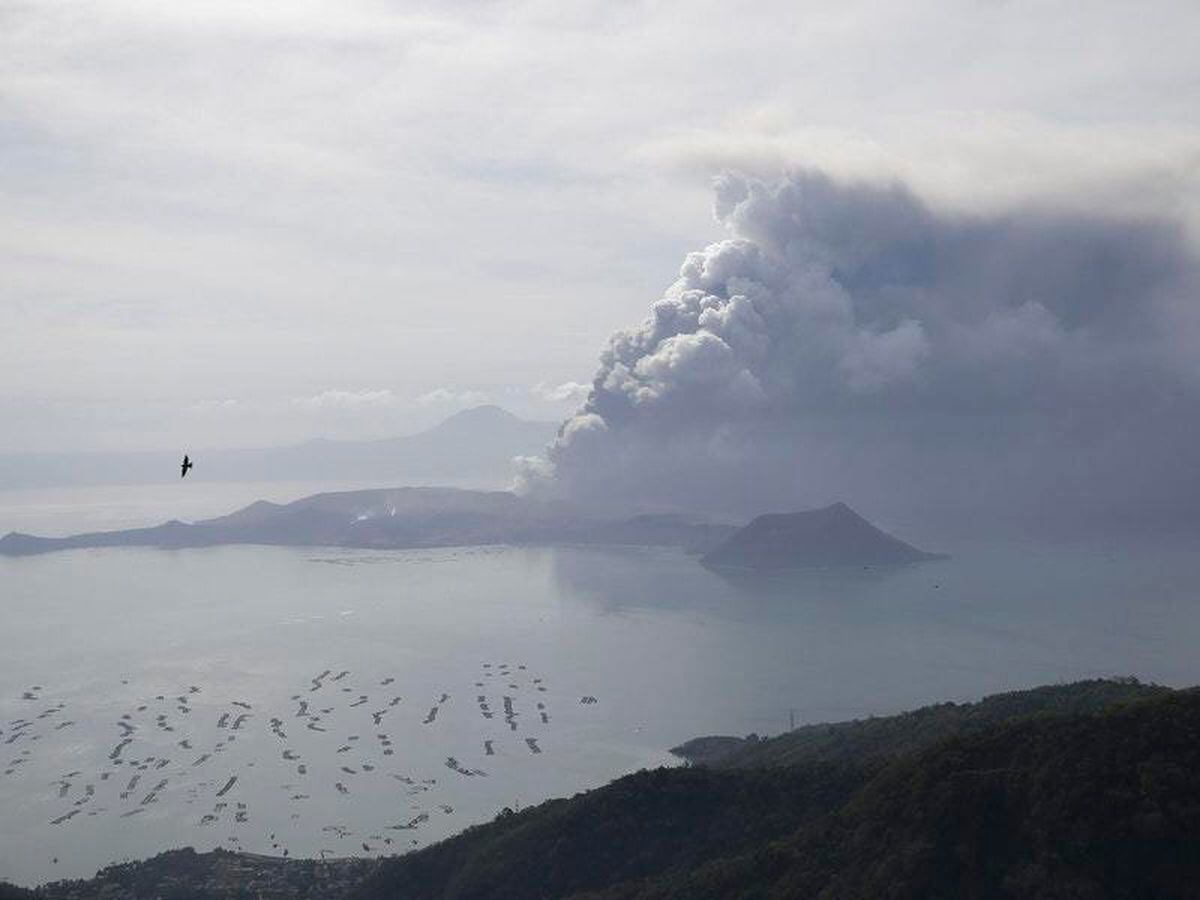 Thousands Flee As Lava Gushes From Philippines Volcano Shropshire Star 7566