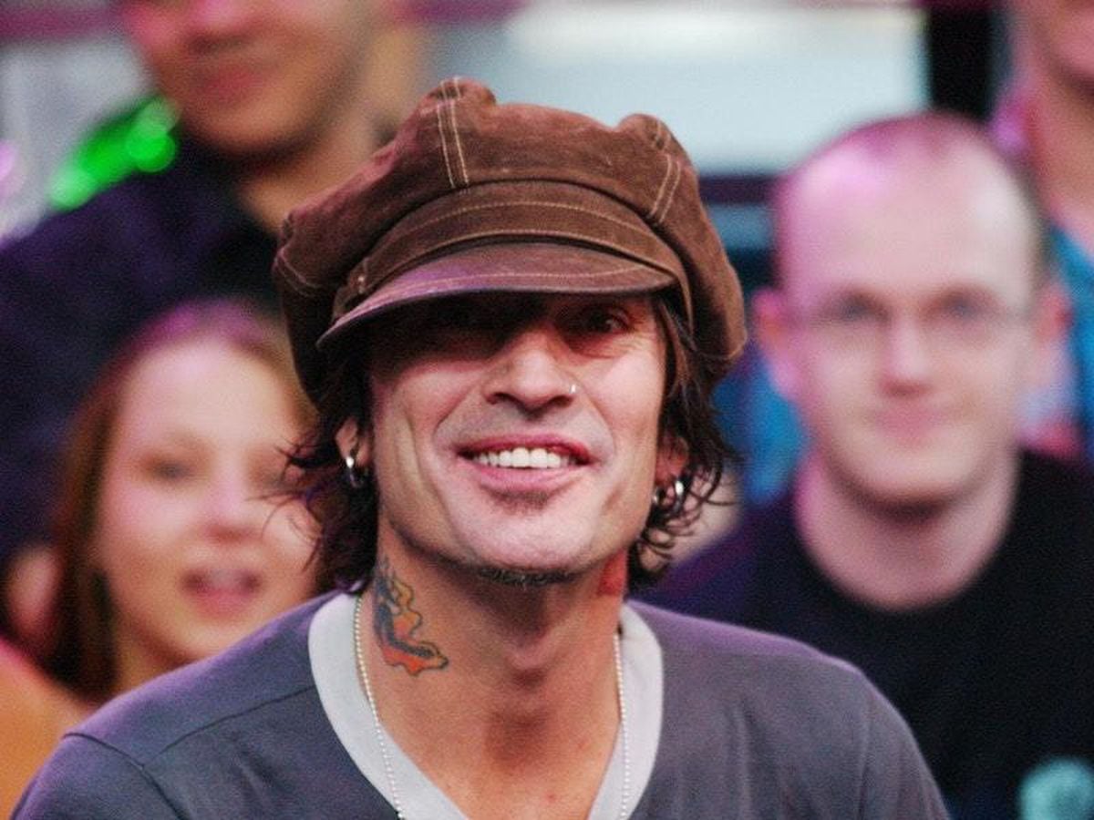 Motley Crue drummer Tommy Lee ties the knot with Vine star partner ...