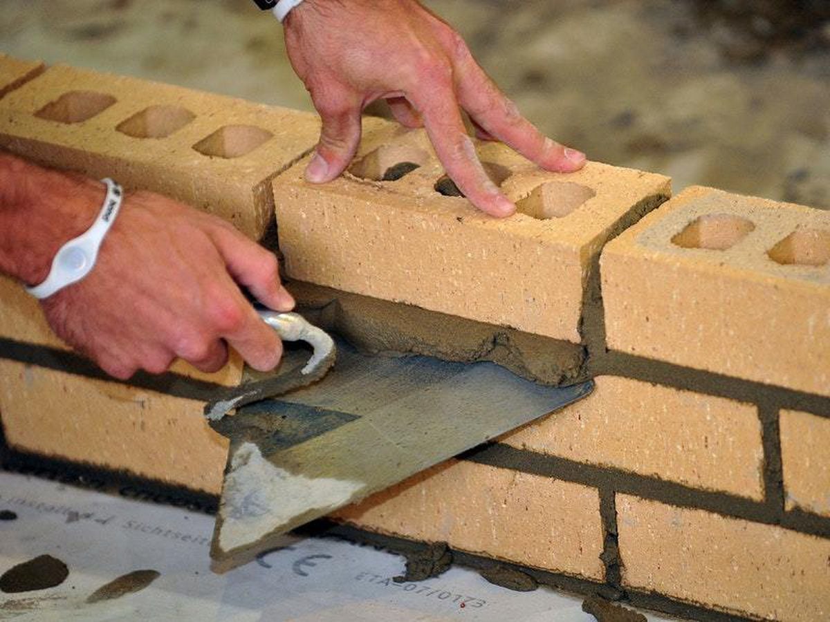 Robot bricklayers to descend on Brexit Britain as developers grapple ...