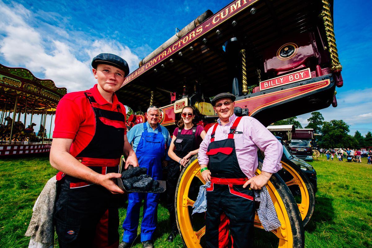 Thousands turn out for Shrewsbury Steam Rally with pictures and video