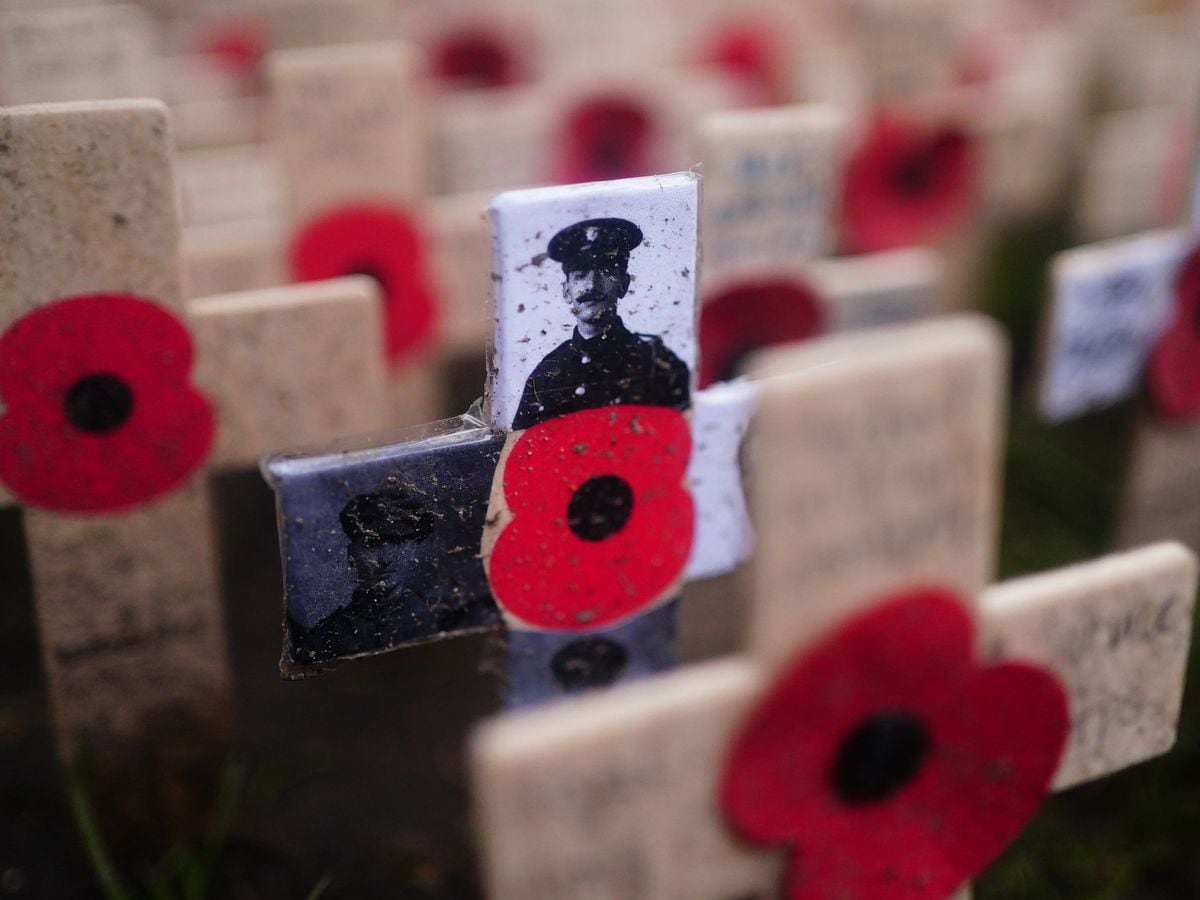 Armistice Day Two-minute Silence To Remember End Of First World War ...