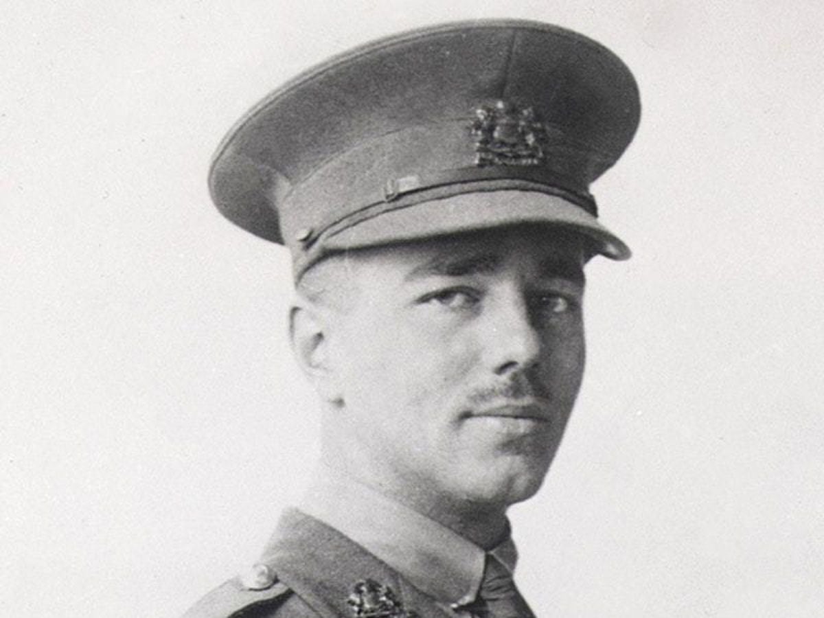 Battlefield bugle honours war poet Wilfred Owen 100 years after his ...