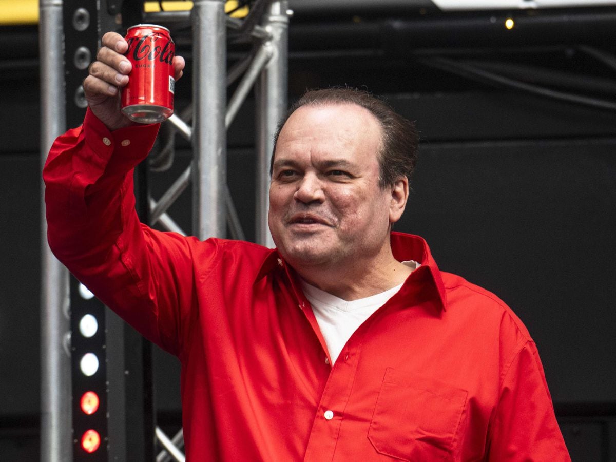 Shaun Williamson believes ‘Sweet Caroline’ is football’s ultimate anthem