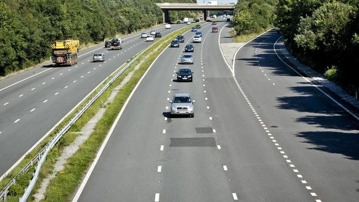 Nearly Half Of British Motorists Admit To Being Middle-lane Hoggers ...