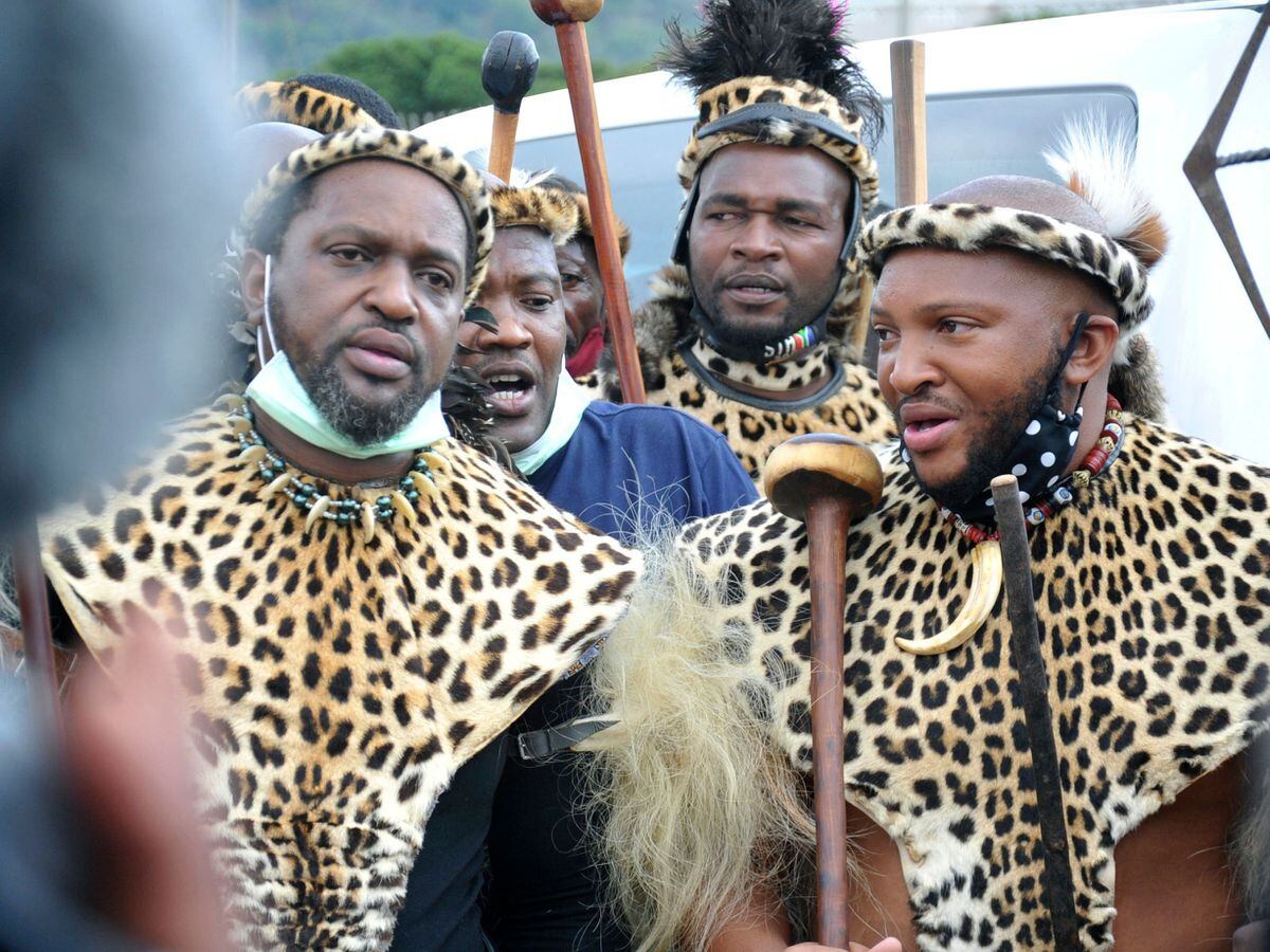 Chaos at palace as new Zulu king's claim to title disputed ...