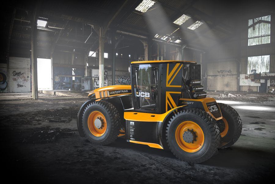 JCB Sets Record for World's Fastest Tractor After Going 150 Mph