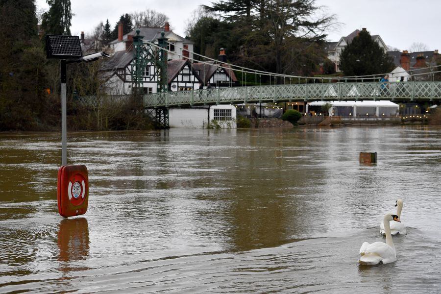 In Pictures Shrewsbury Floods As Water Levels Begin To Peak