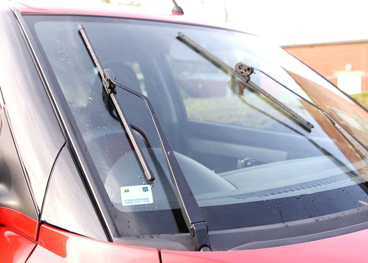 How To Change Windscreen Wiper Blades | Shropshire Star