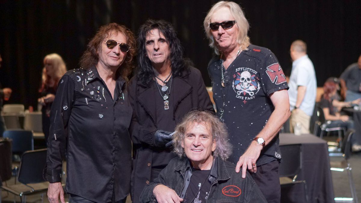Alice Cooper Shock Rock Id Rather Play Golf Shropshire Star 5241
