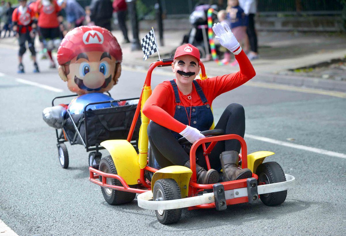 Sun shines as Shrewsbury Carnival attracts thousands – PICTURES AND ...