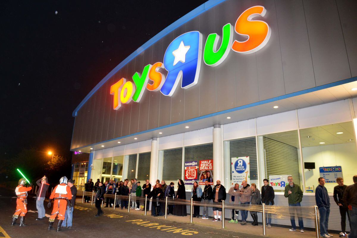 Toys R Us lines up administrator