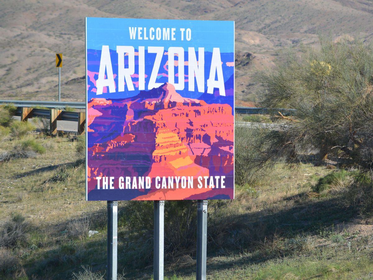 Welcome to Arizona sign