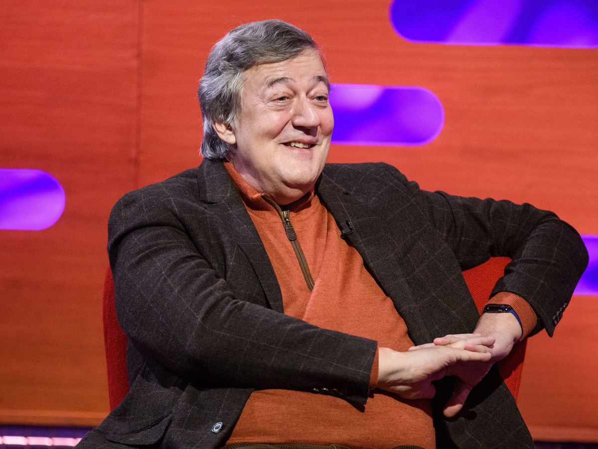 Stephen Fry to present new dinosaur documentary series for Channel 5