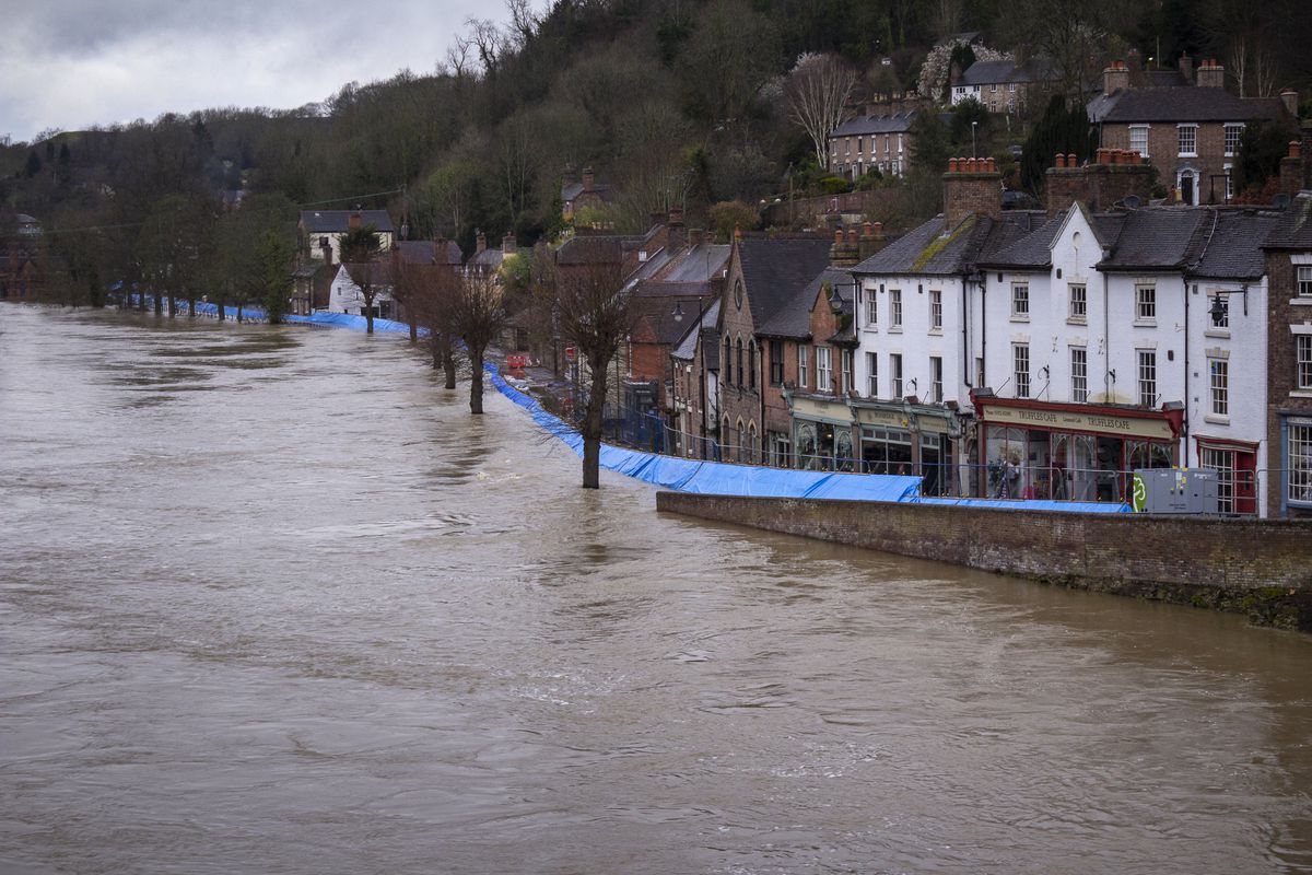 Shropshire Flooding Latest Photos After River Severn Peaks