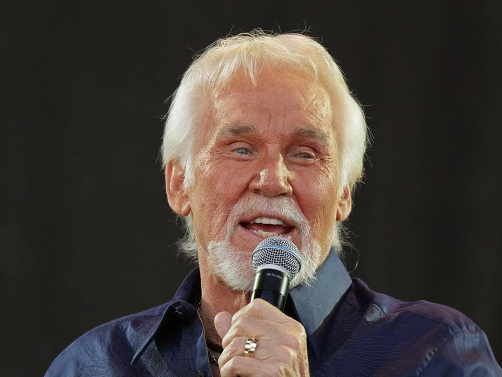 Kenny Rogers The Husky Voice That Spanned Genres And Generations