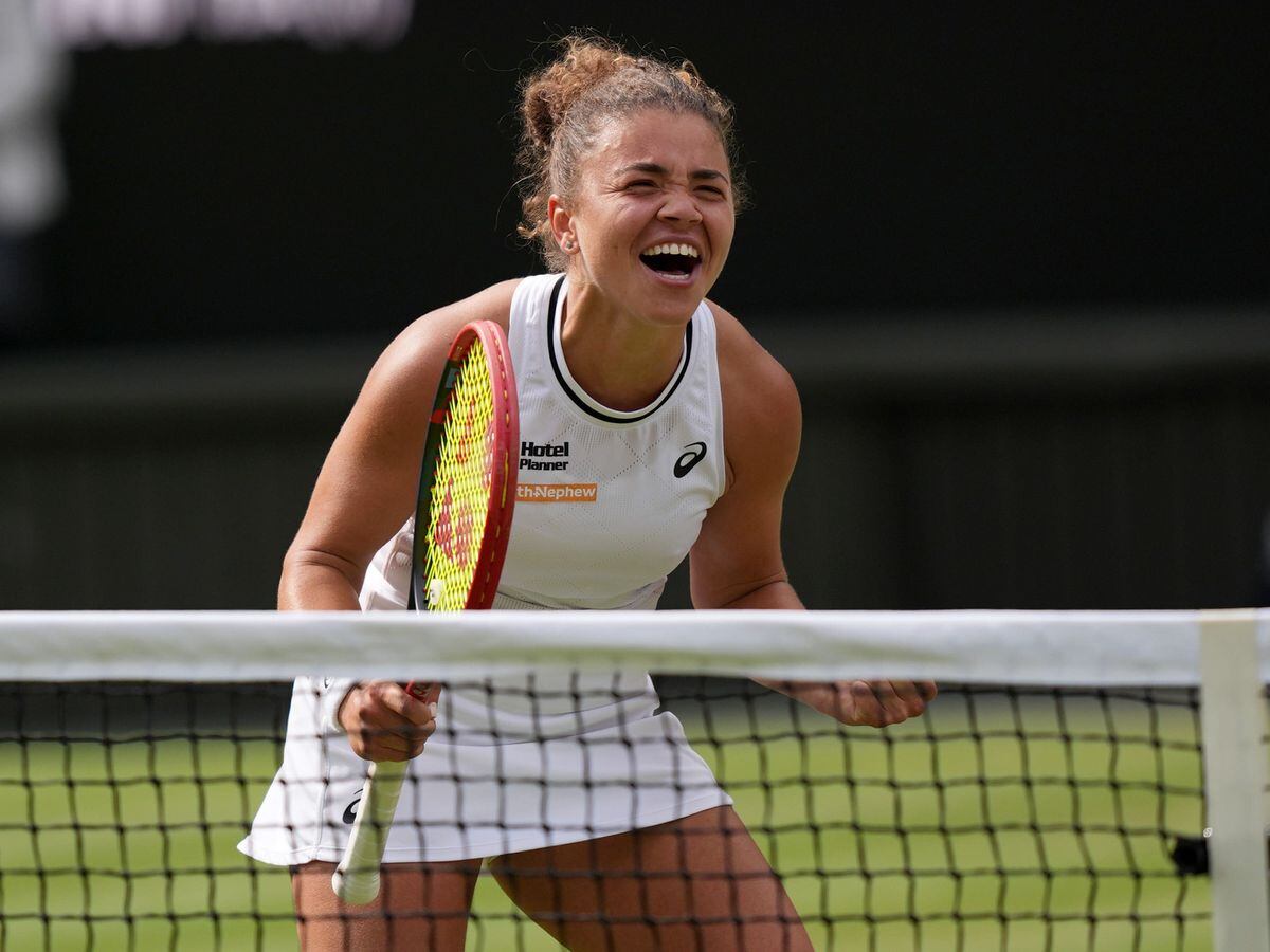 Jasmine Paolini wins Wimbledon semi-final thriller against tearful Donna Vekic