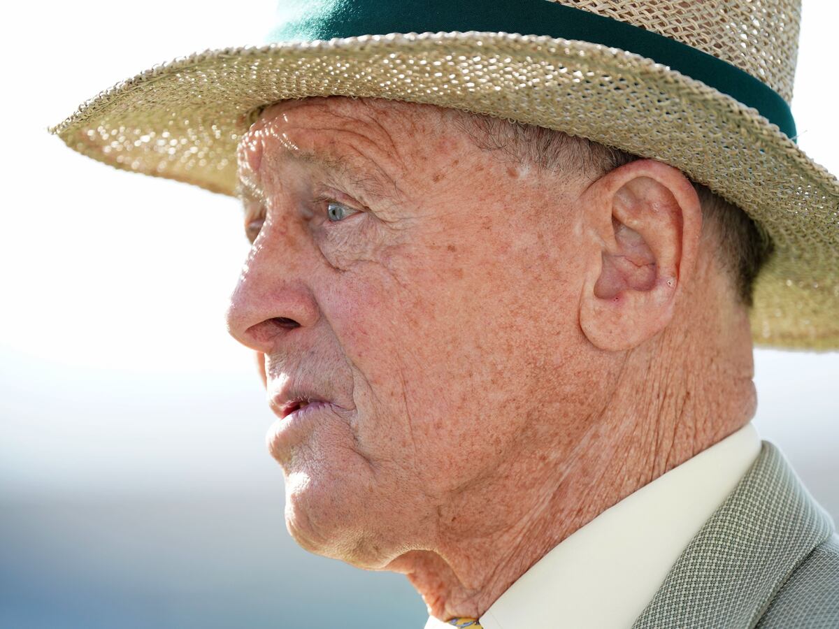 Sir Geoffrey Boycott readmitted to hospital with pneumonia after throat surgery