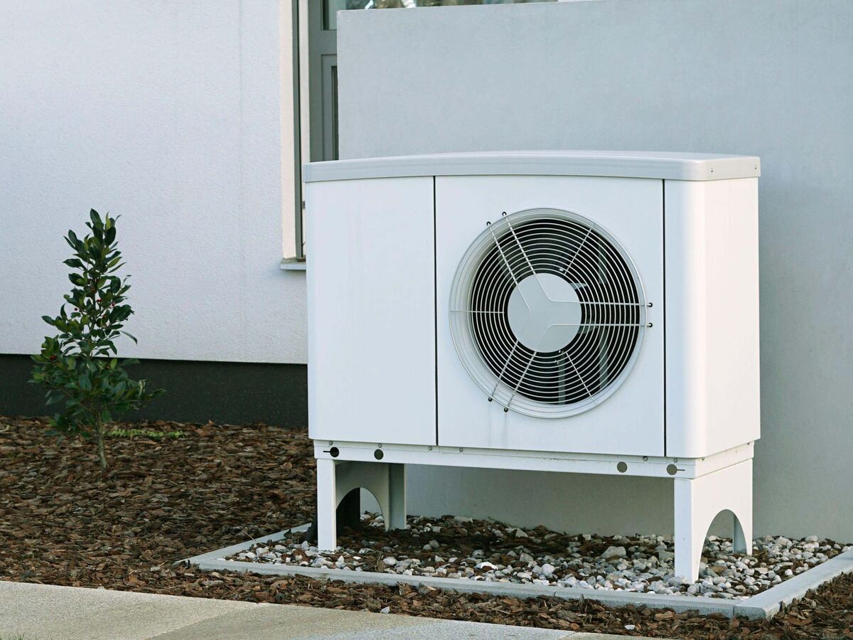 Analysis: 3m homes must install clean heating such as heat pumps this ...