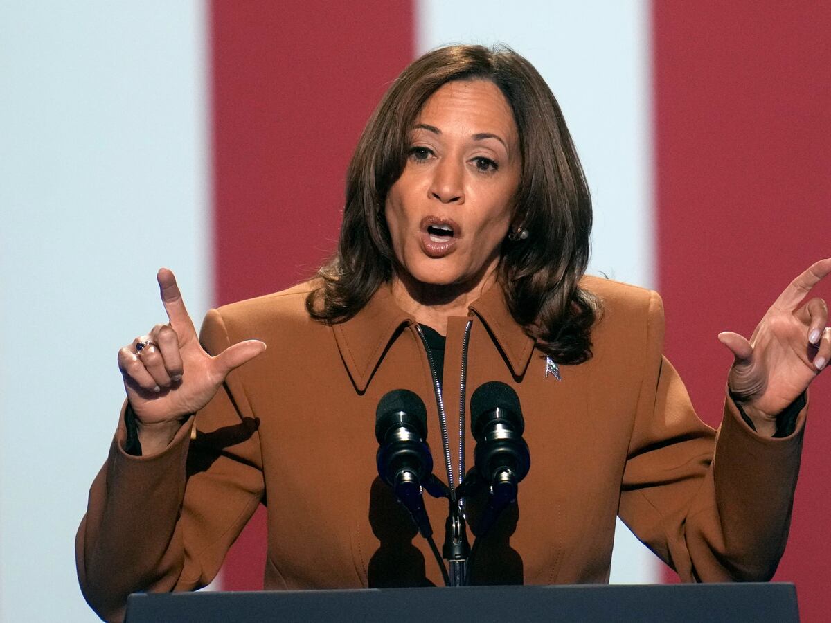 Harris continues to harness star power as she focuses on battleground states