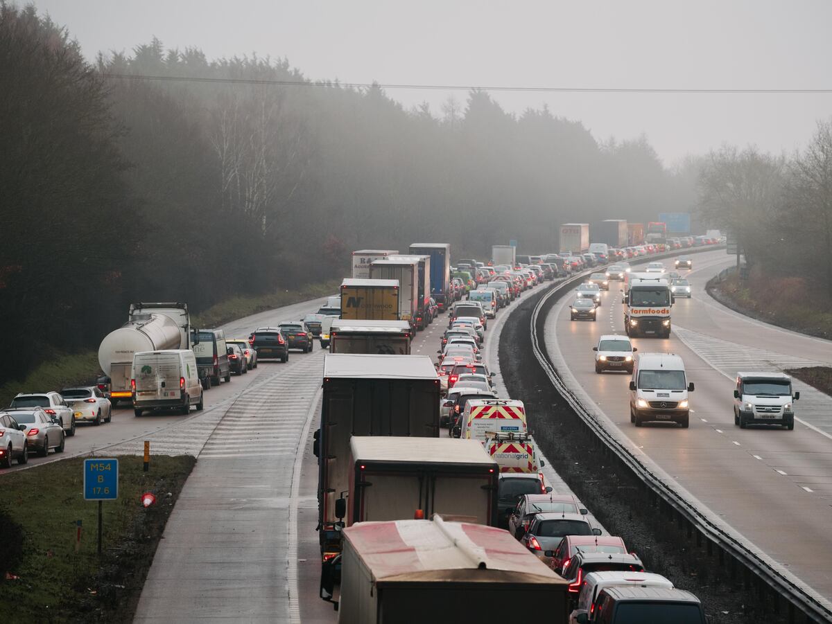 Rush Hour Traffic Stopped Due To Multi Vehicle Crash On M54