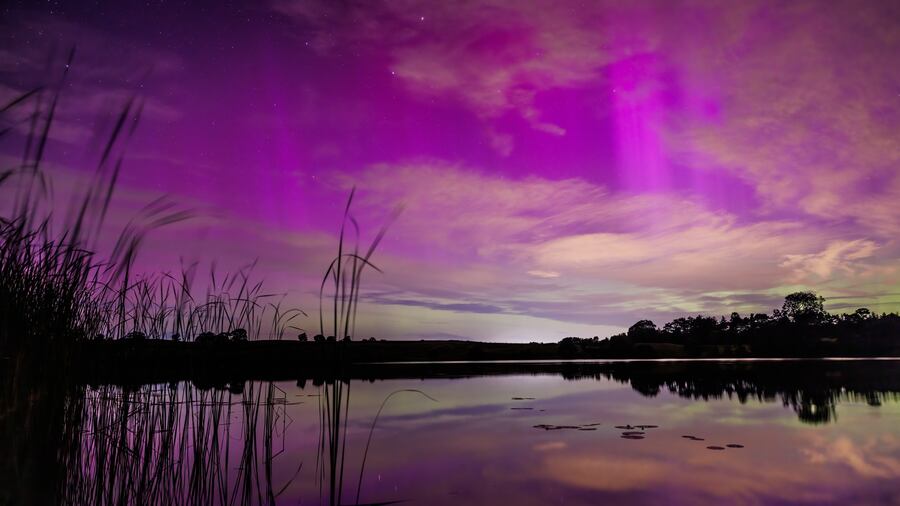 Northern lights and peak meteor shower put on stunning show for