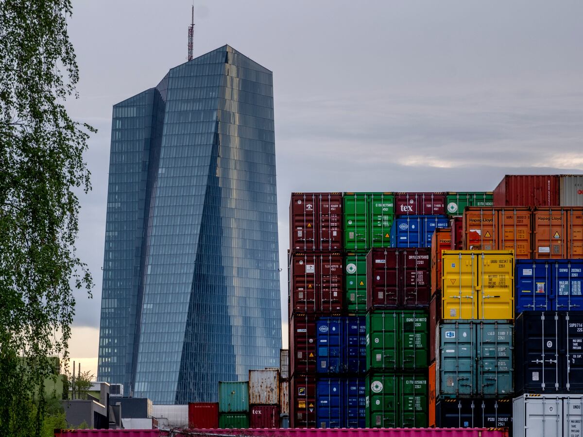 Inflation falls to 2.2% in Europe, clearing the way for ECB rate cut