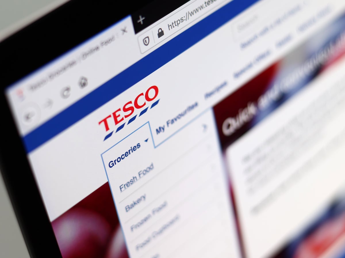 Tesco customers hit by online shopping glitch