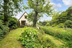 Gardens at Heron Reach. Picture: Rightmove and Knight Frank.