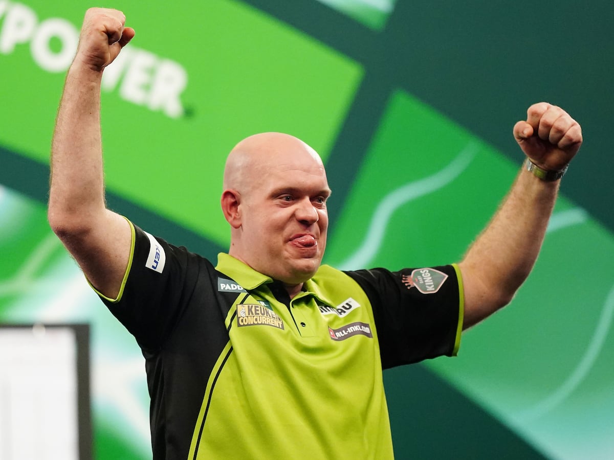 Michael Van Gerwen wins thrilling match to reach World Darts Championship semis