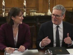 Starmer holds an investment roundtable discussion