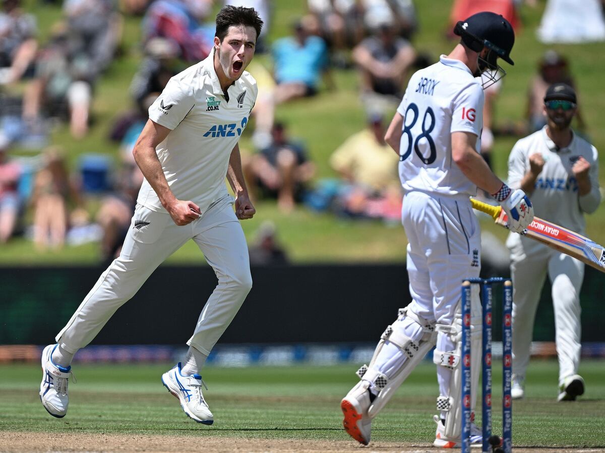 England slump to 423-run defeat in final Test against New Zealand