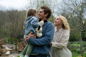 We Live In Time: Grace Delaney as Ella, Andrew Garfield as Tobias and Florence Pugh as Almut