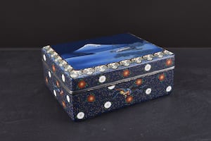  This beautiful Japanese cloisonne box sold for £3,300.