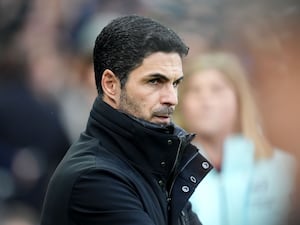 Arsenal manager Mikel Arteta on the touchline