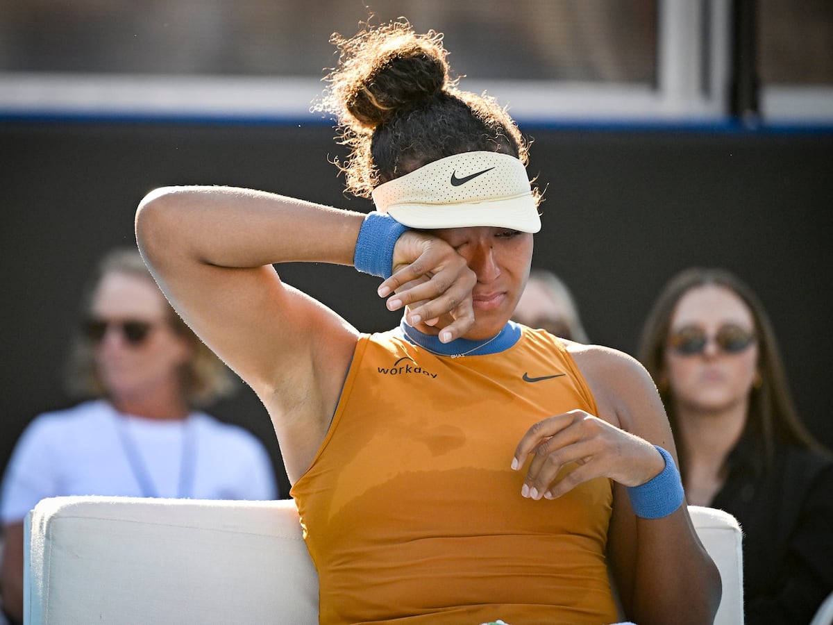 Naomi Osaka retires from Auckland final in injury scare ahead of Australian Open