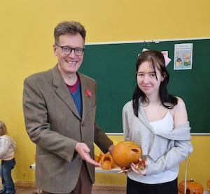 Winner of the child pumpkin carving was Angel Rimmer-Khan, seen here with Cllr Berriman.