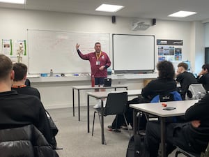 England Lionesses kit man Kevin Fenner talking to the sports students at Telford College. 