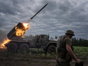 Ukrainian forces fire towards Russian positions