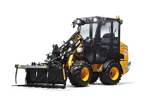 The little loader can pass through slim doorways and along narrow passages.