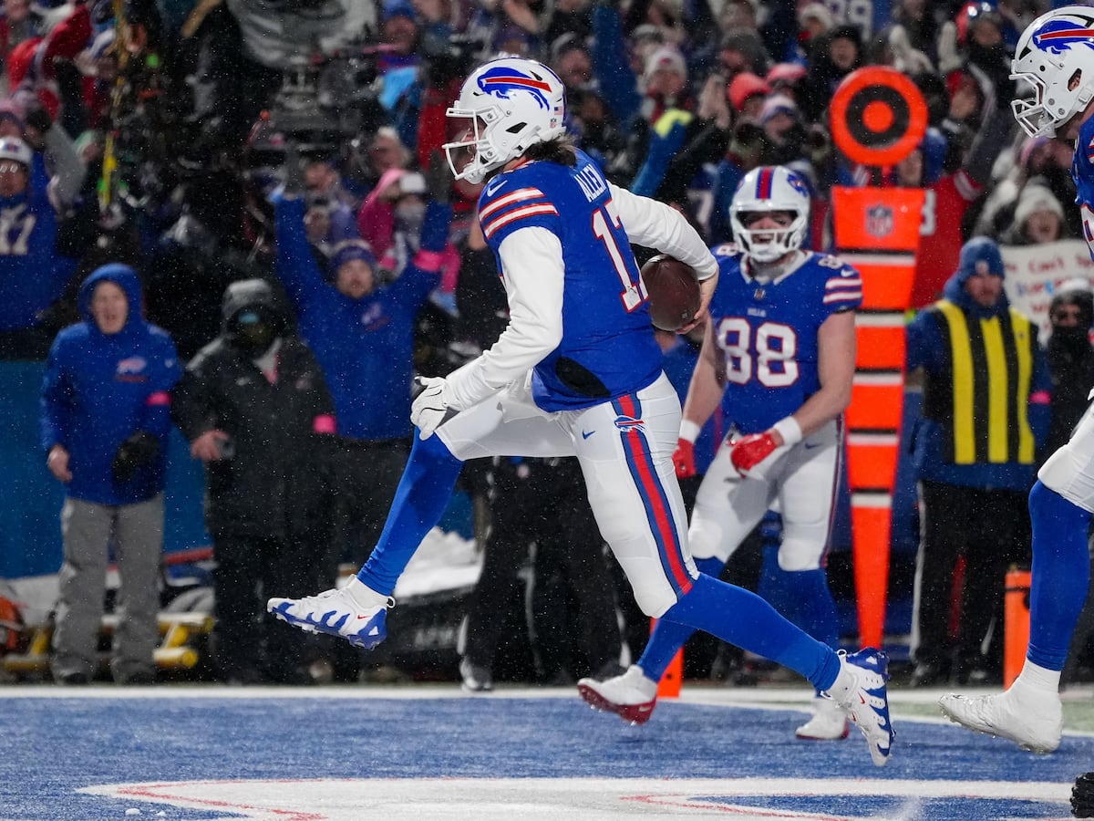 Buffalo Bills escape Baltimore Ravens 27-25 to advance to AFC Championship game