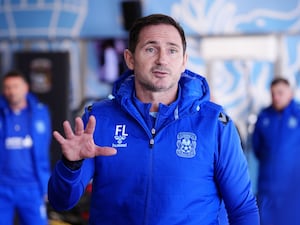 Frank Lampard talks to his Coventry players