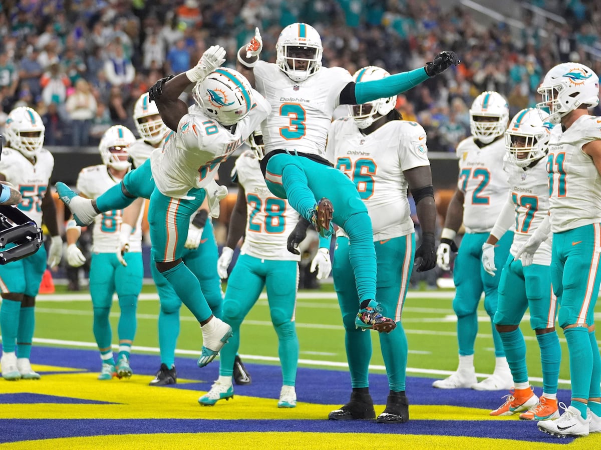 Miami Dolphins defeat Los Angeles Rams to end three-game slide