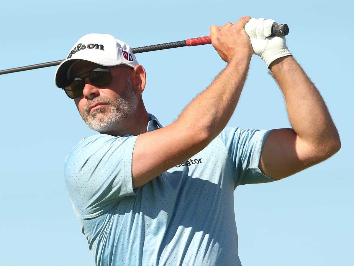 Paul Waring sets new course record to open five-shot lead in Abu Dhabi