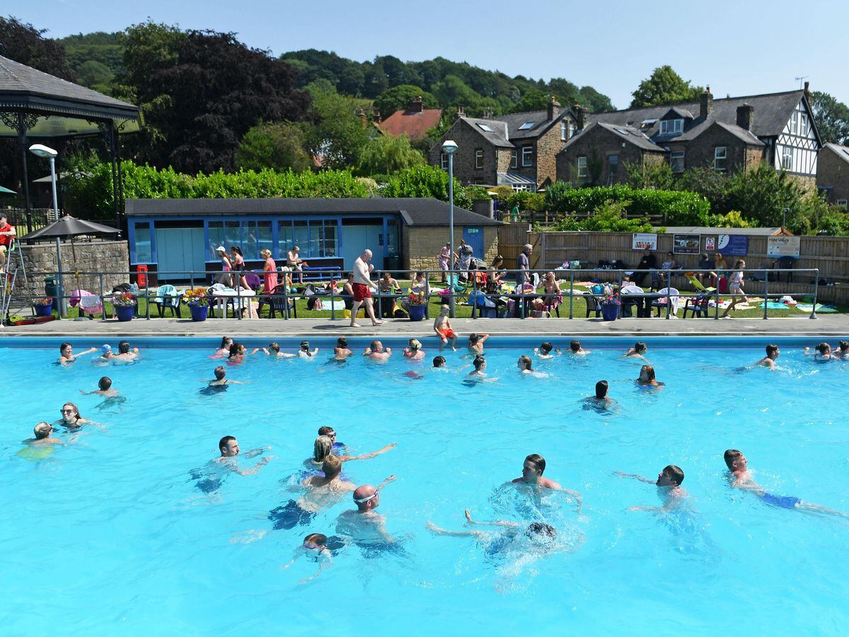 gyms with outdoor pools