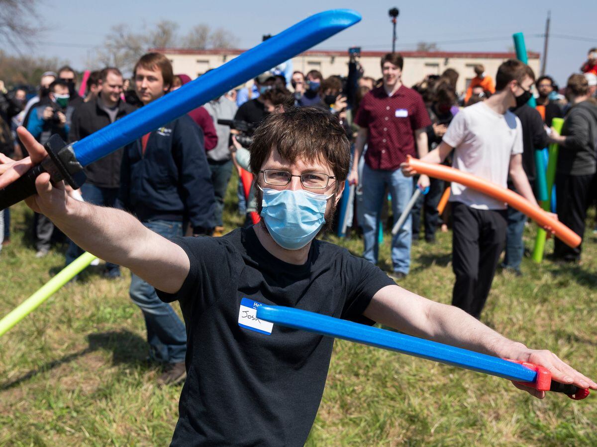Hundreds show up in US park for pool noodle Josh fight ...