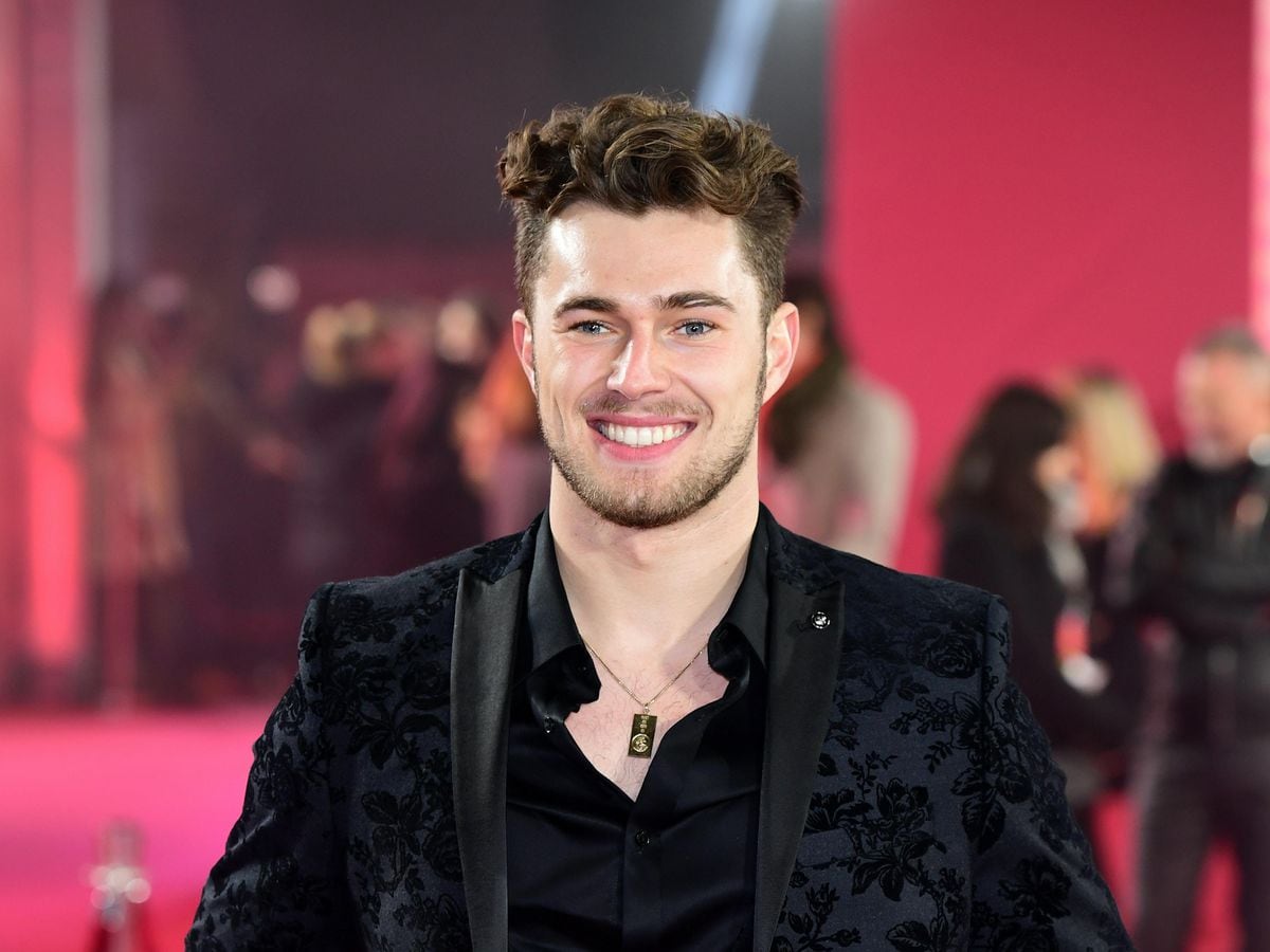 Curtis Pritchard returns to filming Celebs Go Dating after coronavirus