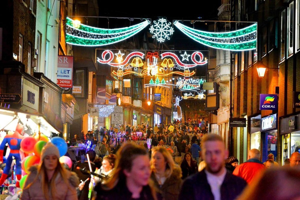 Christmas shopping hours extended in Shrewsbury | Shropshire Star