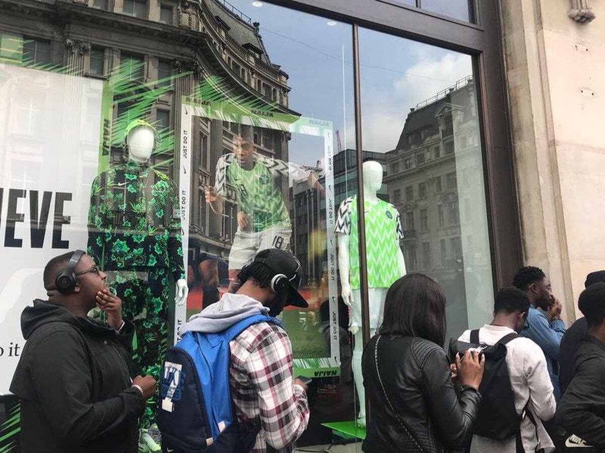 EXTRA TIME: Queue as fans purchase Nigeria 2018 World Cup kits