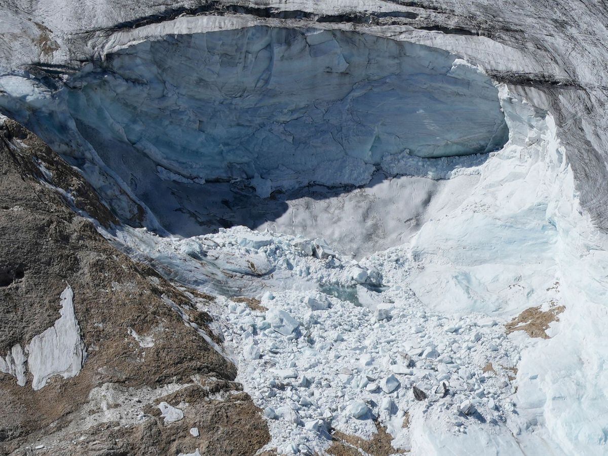 Body Parts Found On Italian Glacier After Deadly Avalanche | Shropshire ...