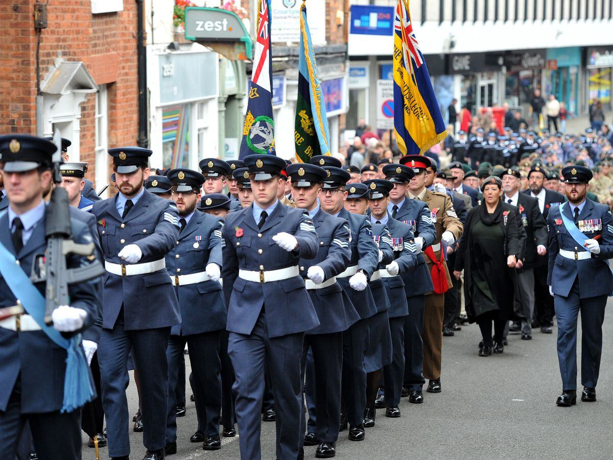 Shrewsbury mayor welcomes Salopians to Remembrance parade and service ...